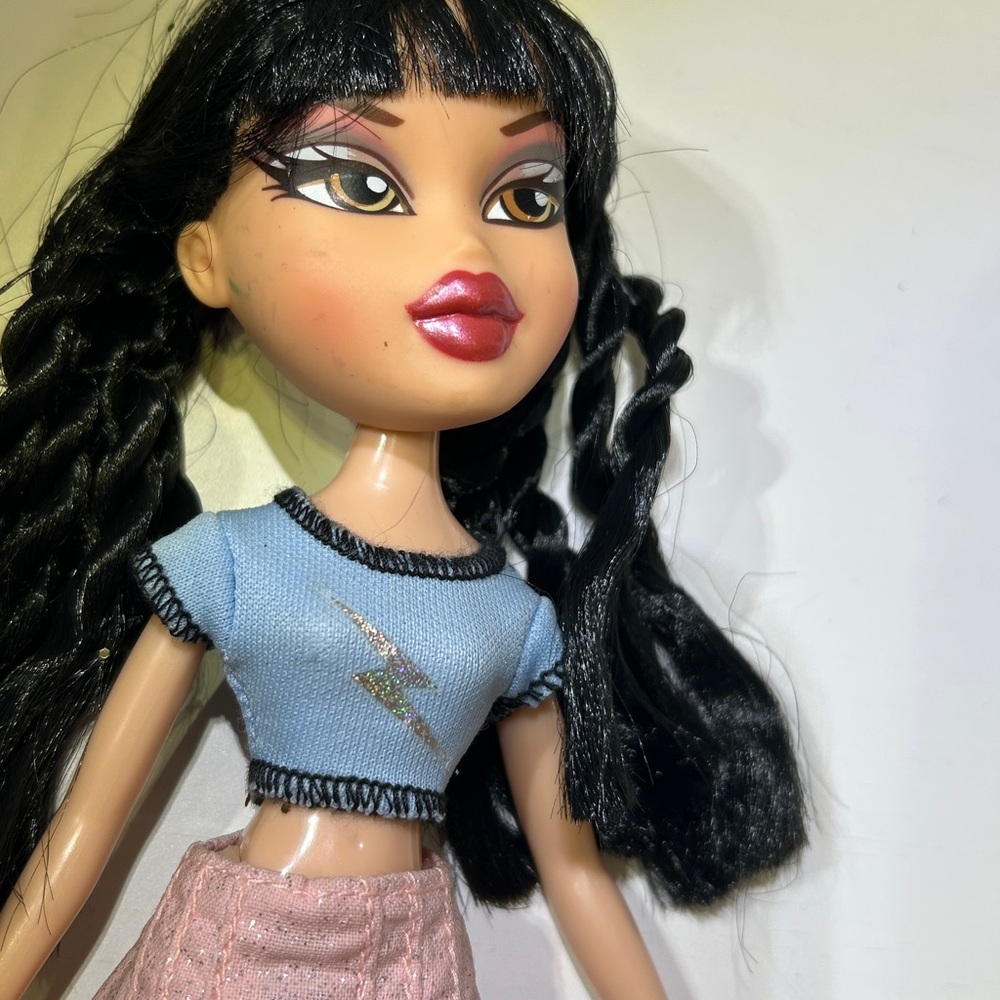 Vintage 2001 First Edition BRATZ Doll JADE - Picture 1 of 9